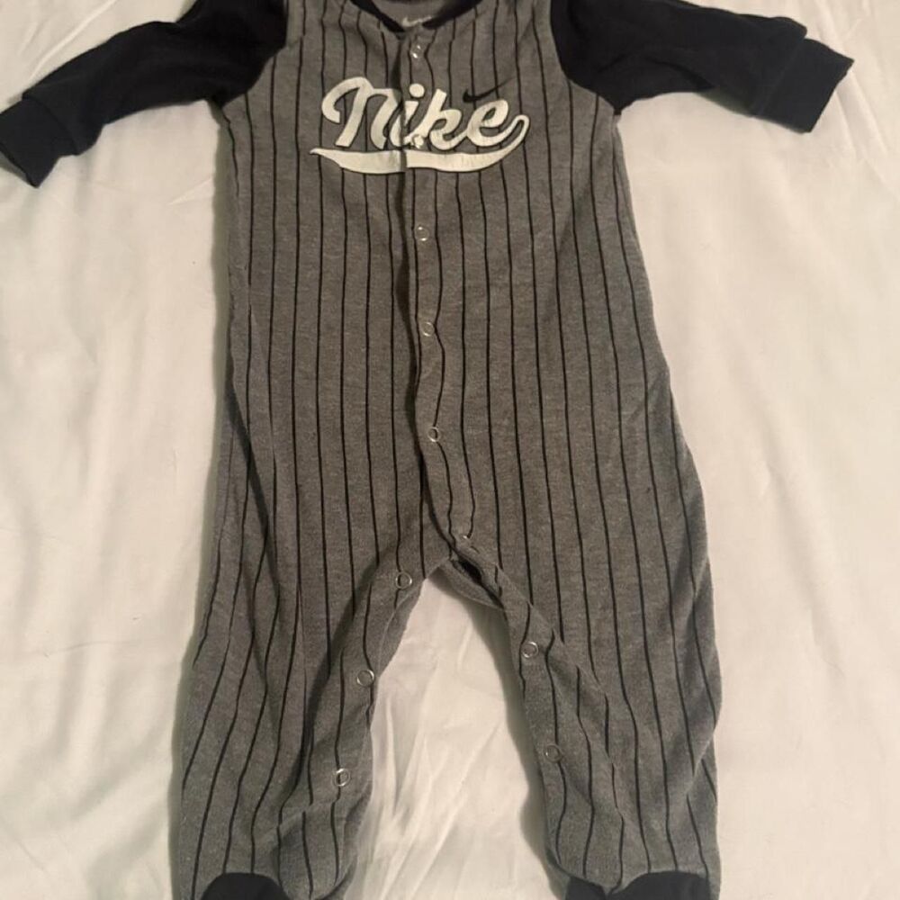 Nike multi Sleepsuits-babygrows